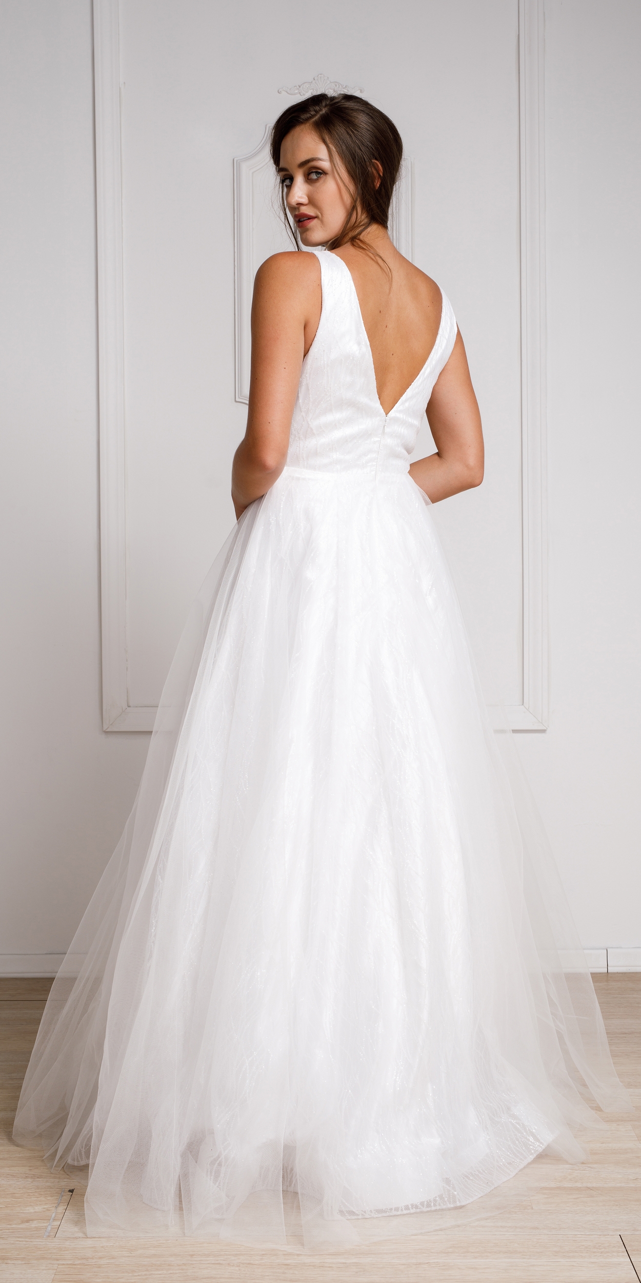V Neck Vines Pattern Tulle Prom Gown — back in White