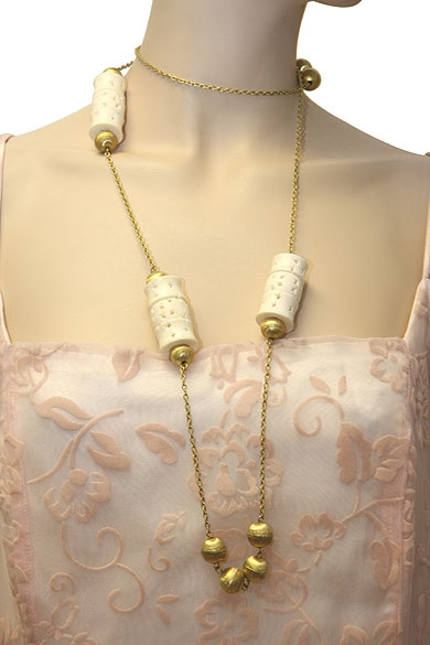 Gold Decorative Asymmetric Necklace