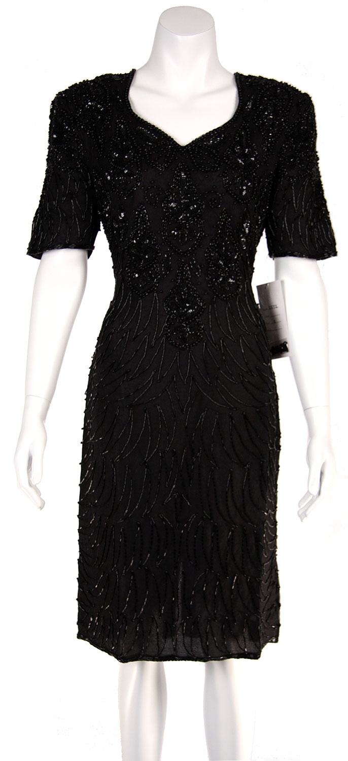 Sweetheart Neck Knee Length Beaded Cocktail Dress — in Black