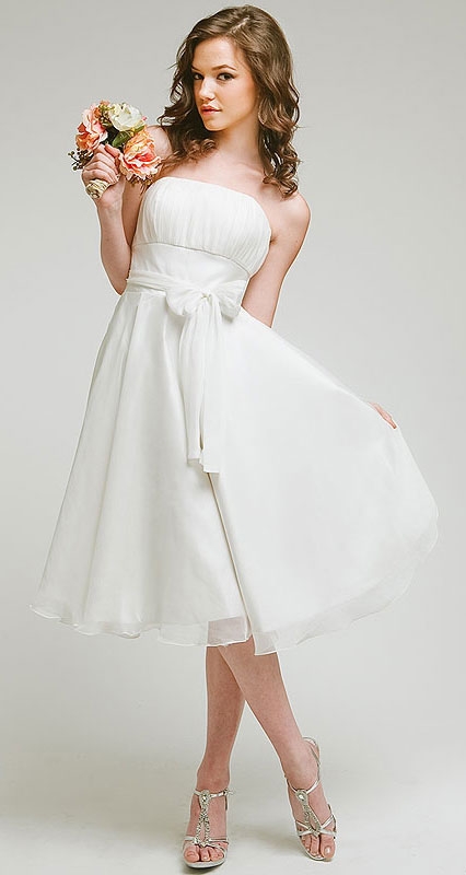 Strapless Bridesmaid dress with detachable sash — in White