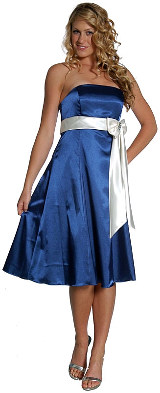 Strapless With Ivory Bow & Sash Prom Dress — in Navy/Ivory