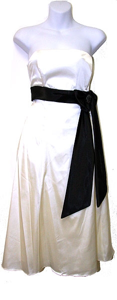 Strapless With Ivory Bow & Sash Prom Dress — in Ivory/Black color